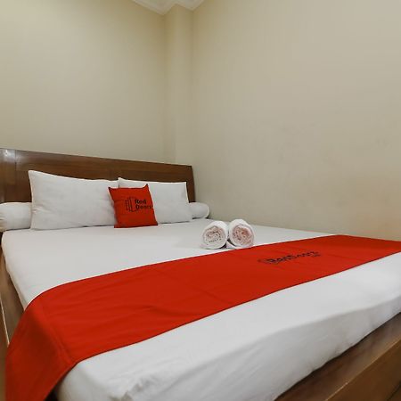 Hotel Reddoorz @ Kwitang Jakarta Exterior foto