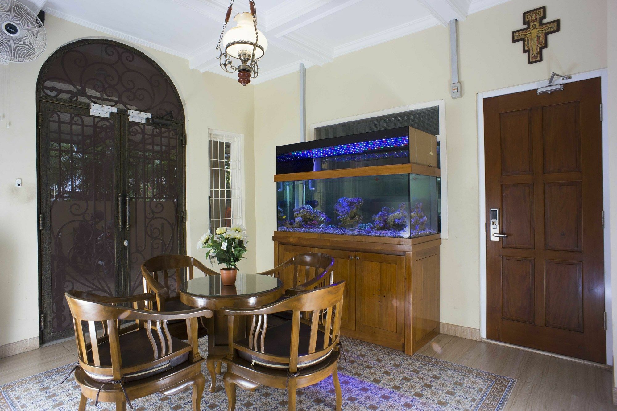 Hotel Reddoorz @ Kwitang Jakarta Exterior foto