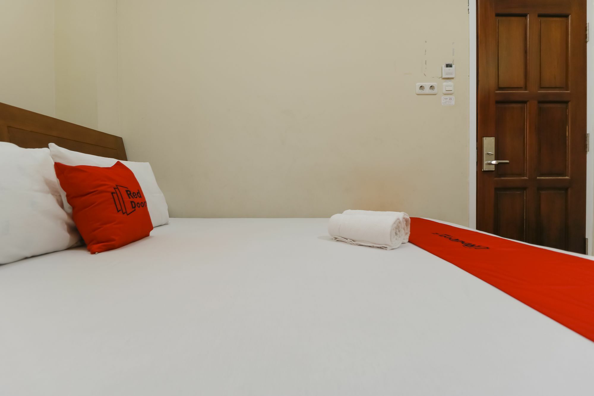 Hotel Reddoorz @ Kwitang Jakarta Exterior foto